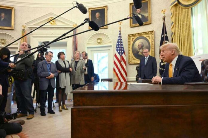 Us,President,Donald,Trump,Speaks,From,The,Oval,Office,Of