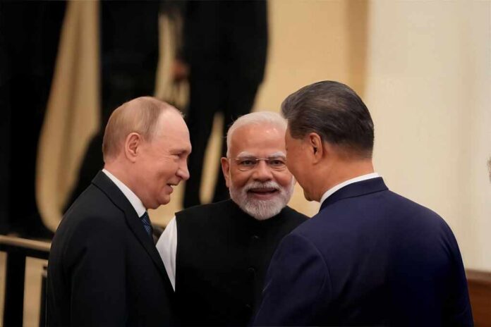 Indian,Pm,Narendra,Modi,Speaks,With,Russian,President,Vladimir,Putin